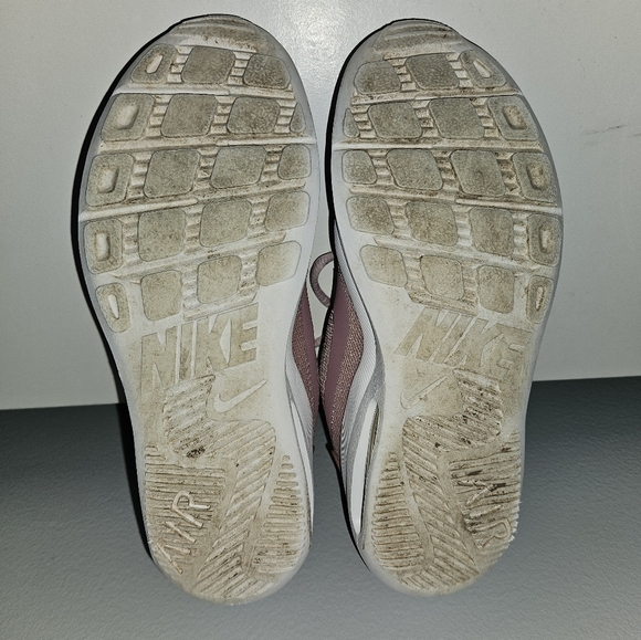 Nike Air Max Oketo Pink Athletic Shoes - Size 6 🩷 - Picture 8 of 10